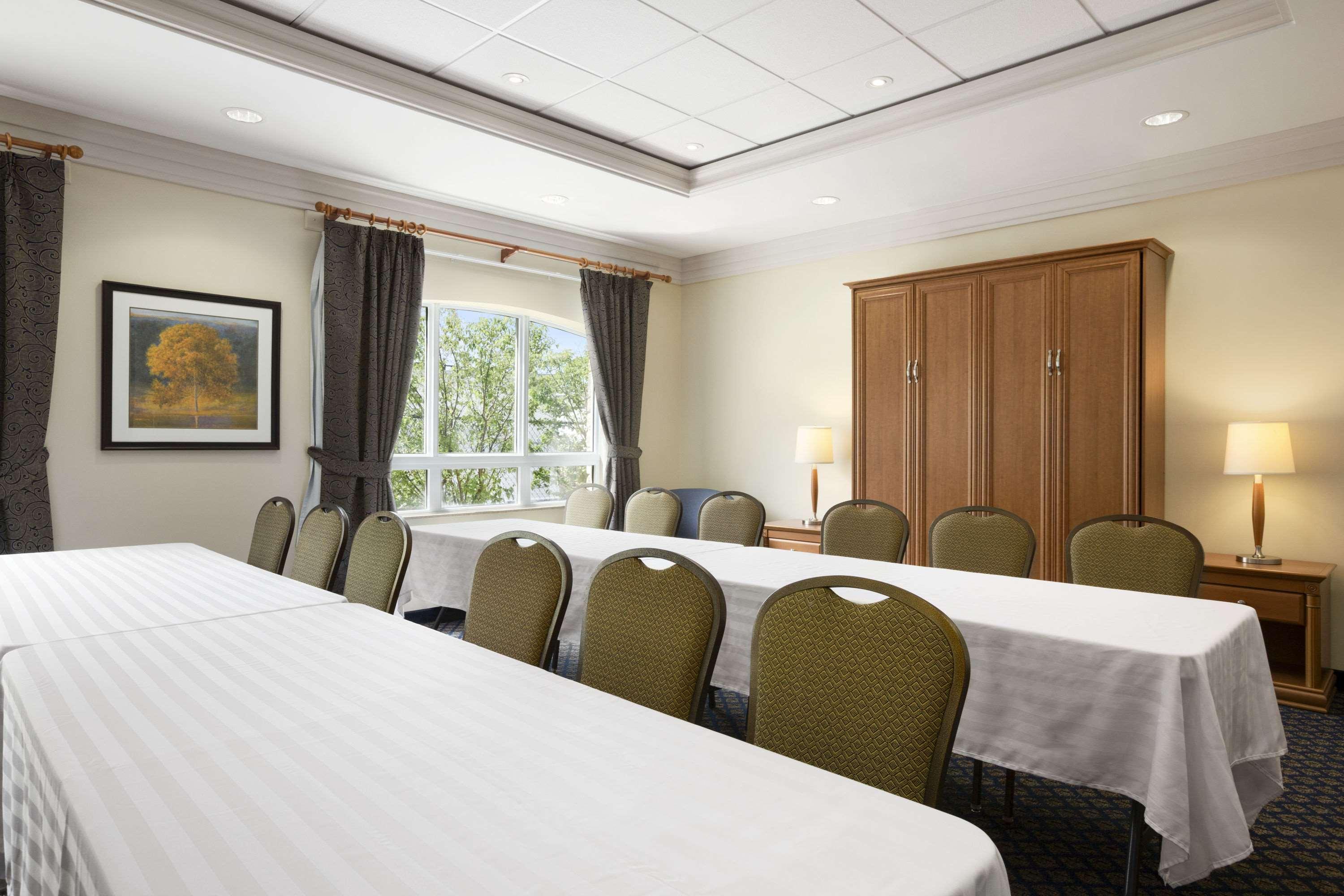 Days Inn & Suites By Wyndham Collingwood Dış mekan fotoğraf