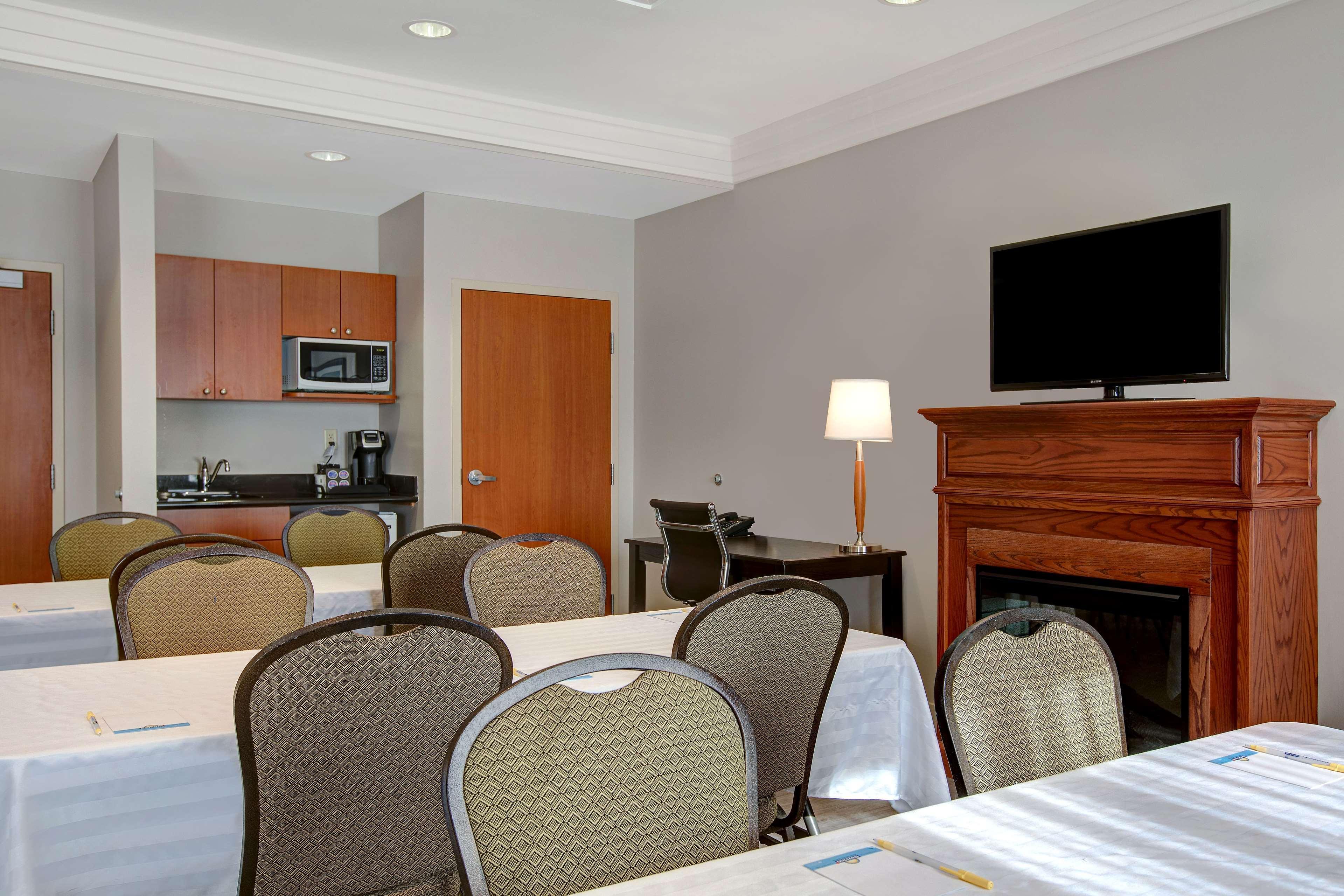 Days Inn & Suites By Wyndham Collingwood Dış mekan fotoğraf