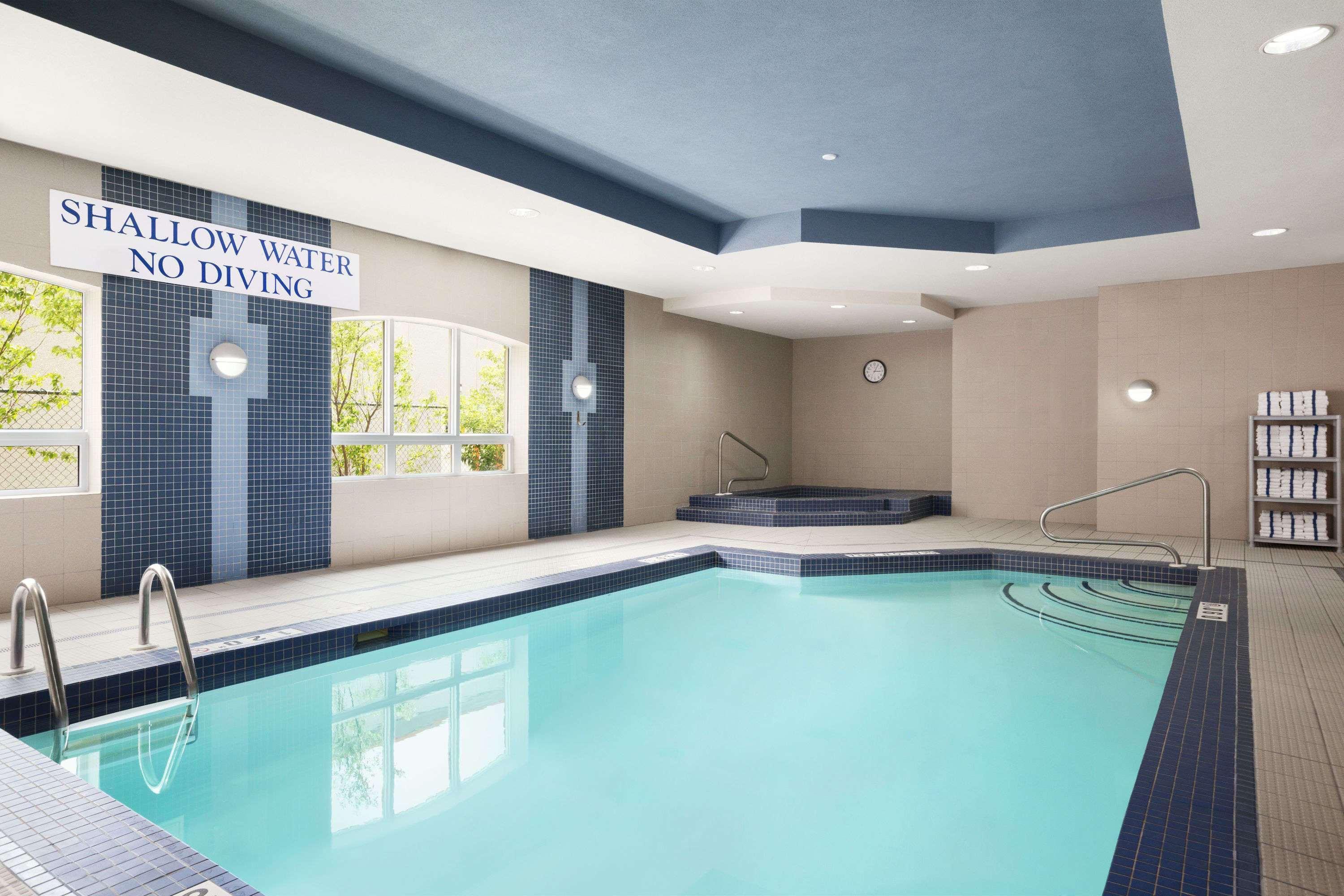Days Inn & Suites By Wyndham Collingwood Dış mekan fotoğraf